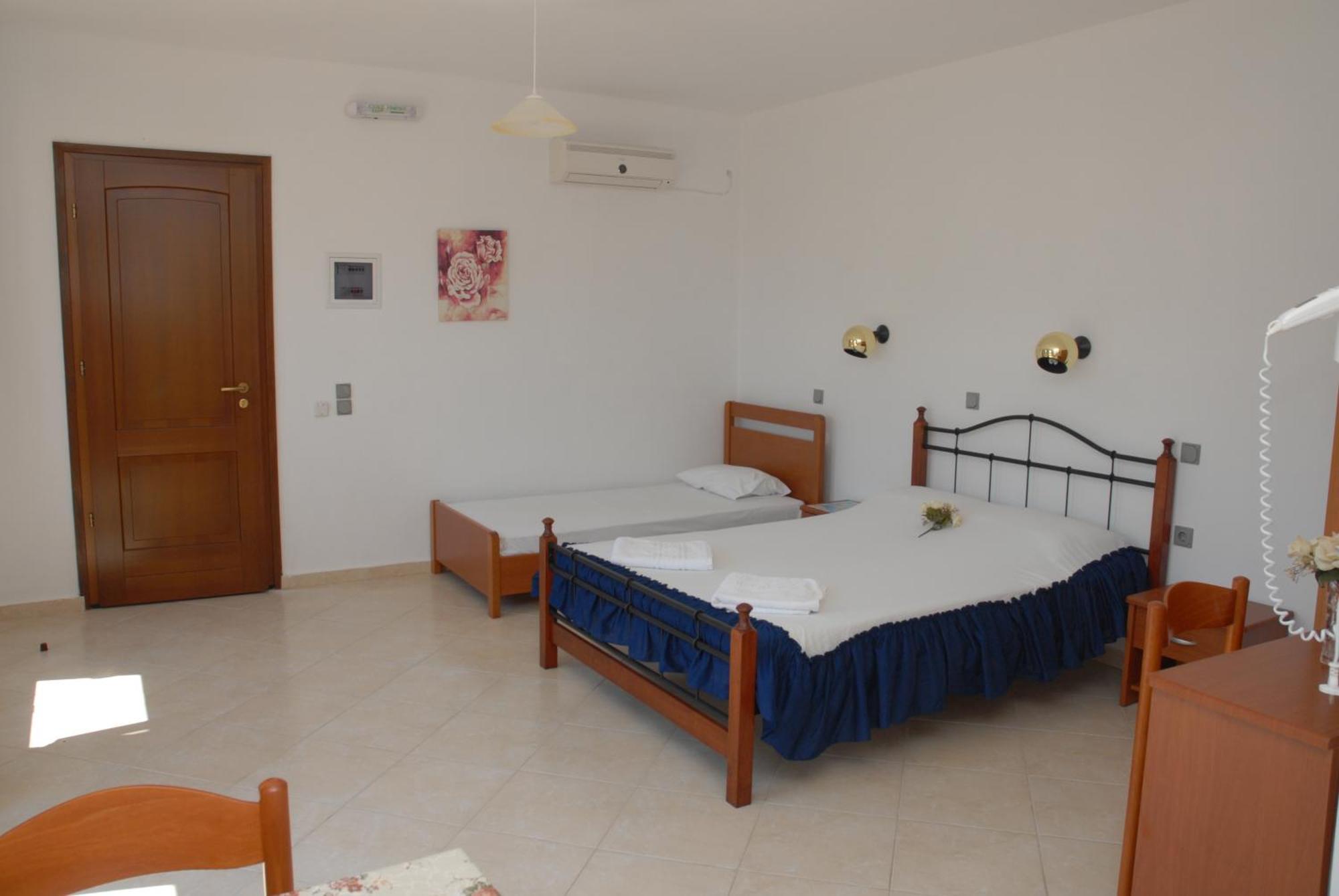 Tilos Fantasy Livadia  ภายนอก รูปภาพ